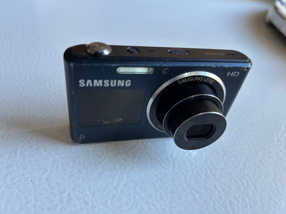 Samsung DV150F Digital Camera - has battery, no SD card, Charges with mini USB